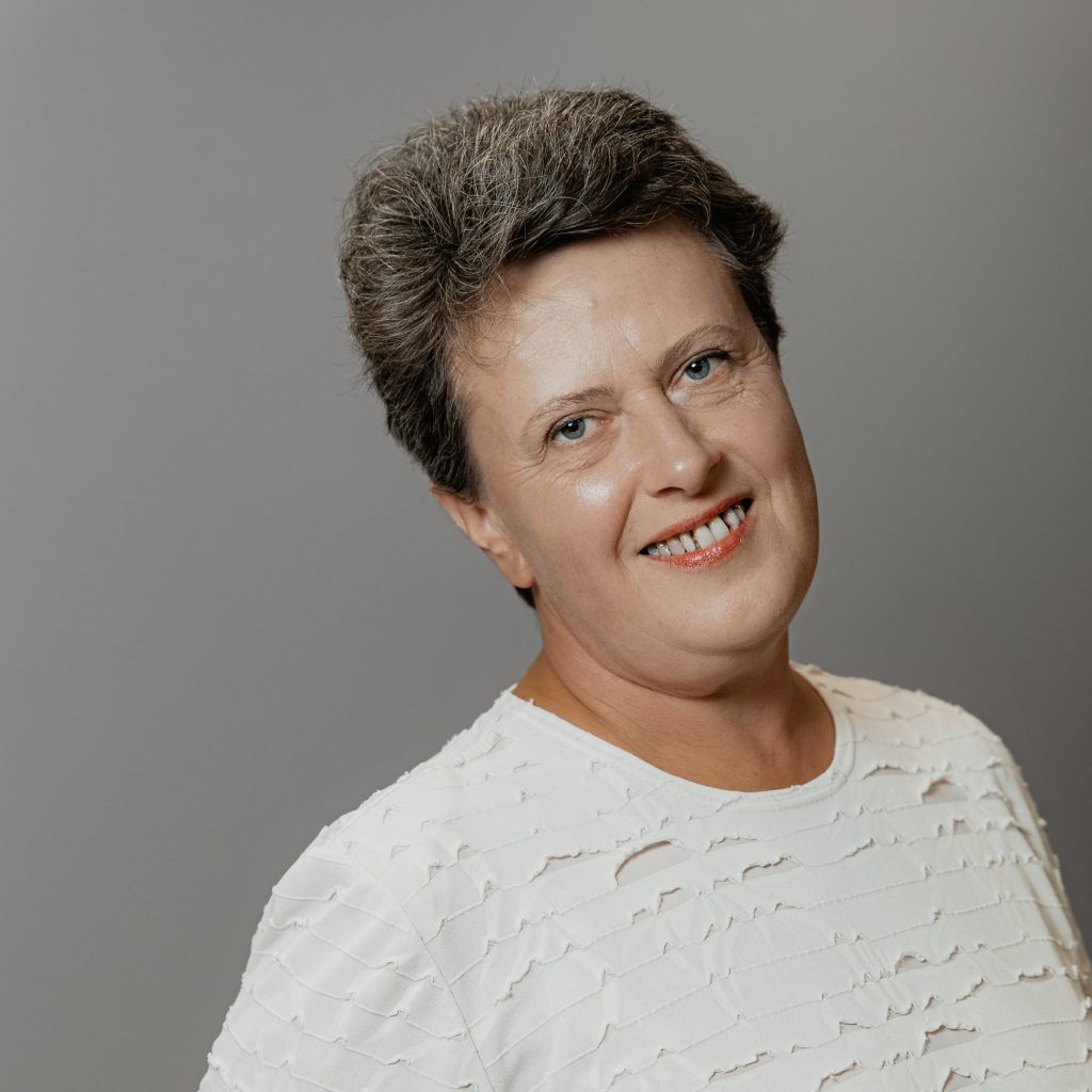 Elza Sīpola